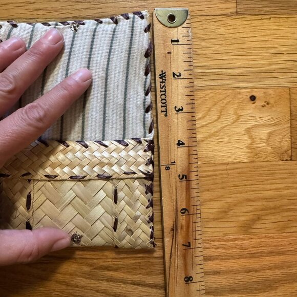 Vintage Woven Straw Bi-Fold Wallet, "Bahamas" & Floral Accents, Boho Accessory - Picture 6 of 6